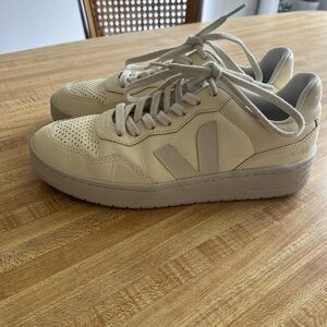 Veja V-90 Leather Shoes in Cashew Pierre size 39